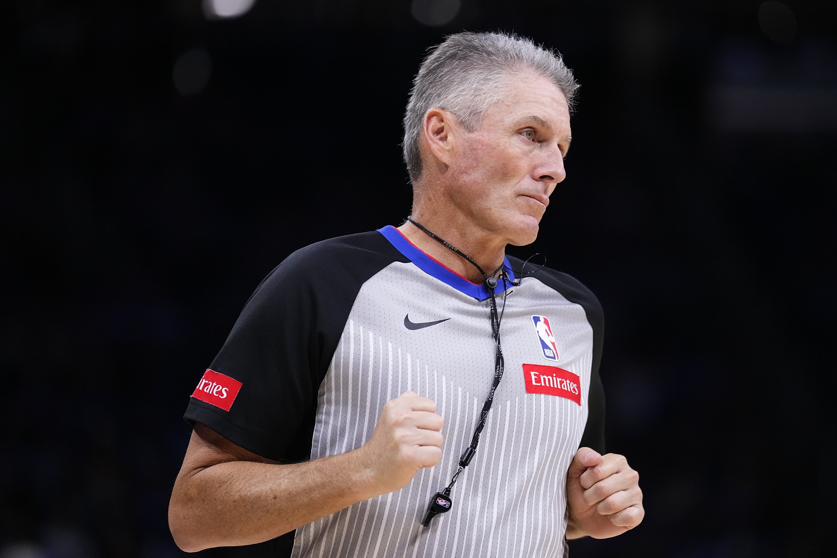 NBA裁判運營(yíng)副總裁：滿(mǎn)意目前的吹罰尺度 我們沒(méi)有開(kāi)會(huì )要求少響哨